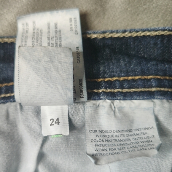 GLORIA VANDERBILT Amanda Average Denim Jeans - Picture 10 of 10